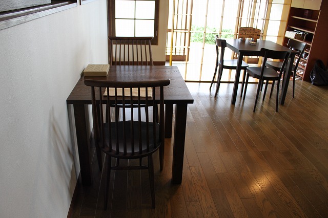 シンプルな楢のテーブル | 設置事例｜カレー家　たく　様 | マルカ木工