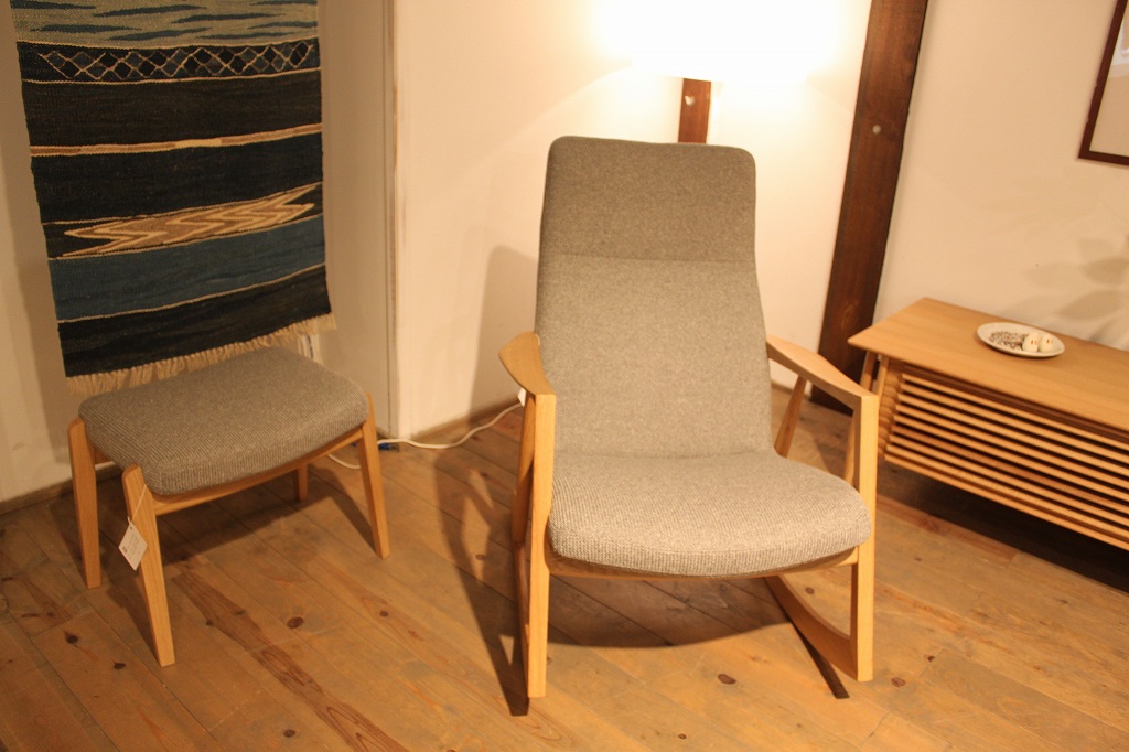製品写真1 |  WHITE WOOD ロッキングチェア| Chair | Products | マルカ木工