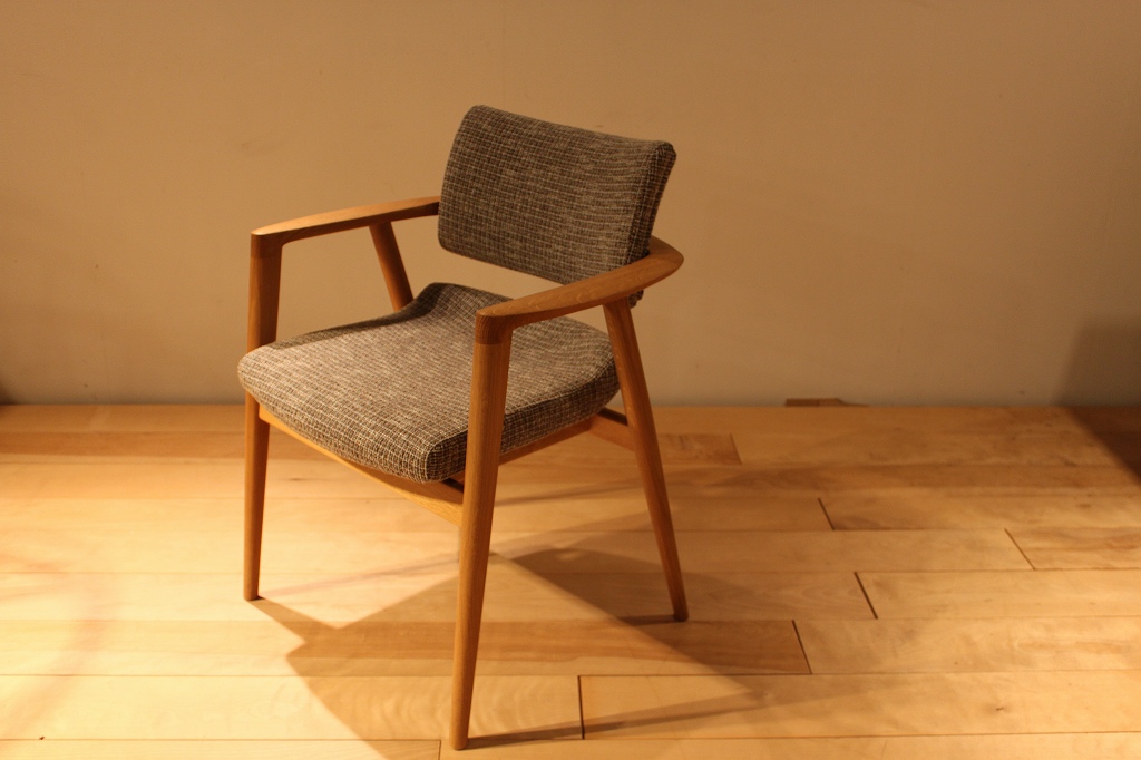 製品写真1 | seoto EXアームチェア | Chair | Products　セオト | マルカ木工