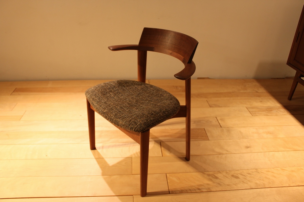 製品写真1 | SOFセミアーム | Chair | Products | マルカ木工