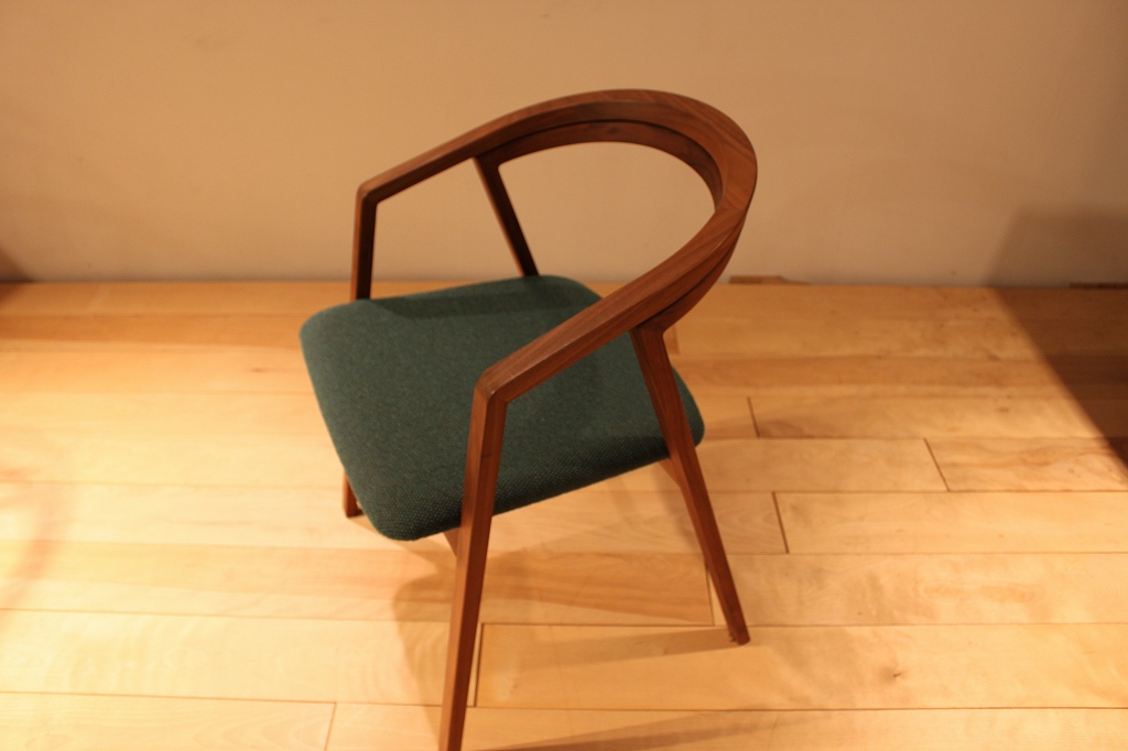 製品写真1 | UUチェア | Chair | Products　ユーユーチェア | マルカ木工