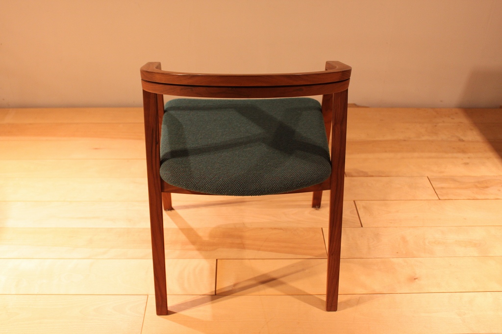 製品写真3 | UUチェア | Chair | Products　ユーユーチェア | マルカ木工