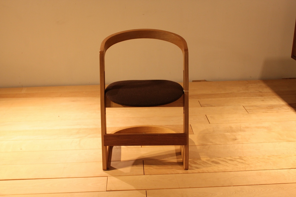 製品写真2 | WKC718 | Chair | Products | マルカ木工