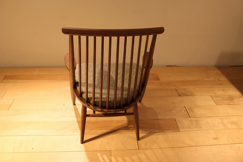 製品写真3 | シビルサロンチェア | Chair | Products | マルカ木工