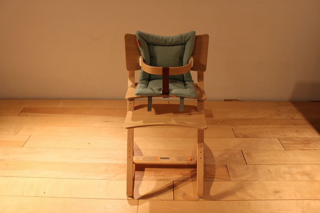 製品写真2 | リエンダーハイチェア | Chair | Products | マルカ木工