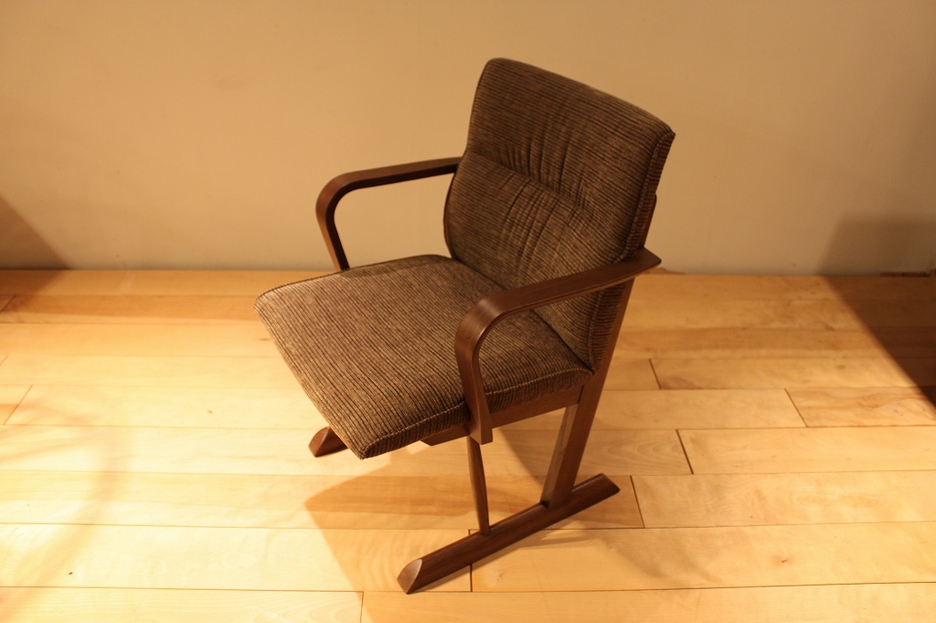 製品写真1 | 円空LDアームチェア | Chair | Products | マルカ木工