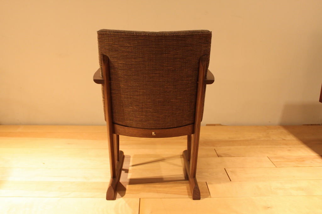 製品写真3 | 円空LDアームチェア | Chair | Products | マルカ木工