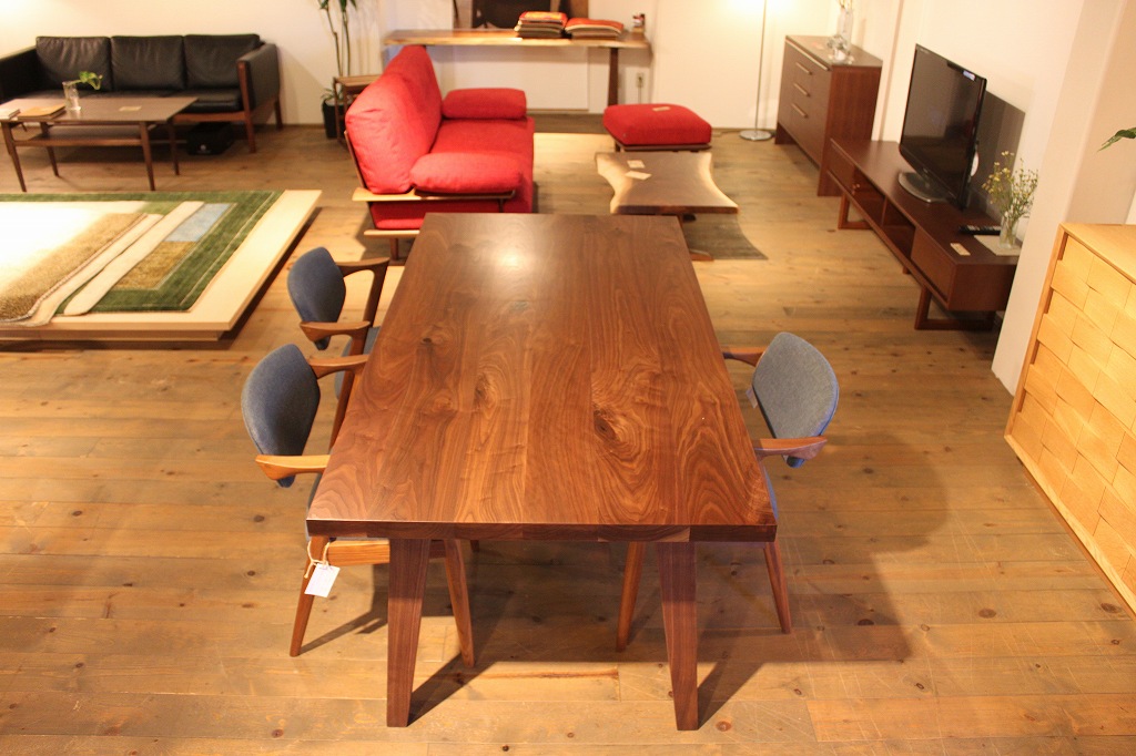 製品写真2 | 1800ブラックウォールナット4本脚テーブル | Table | Products | マルカ木工