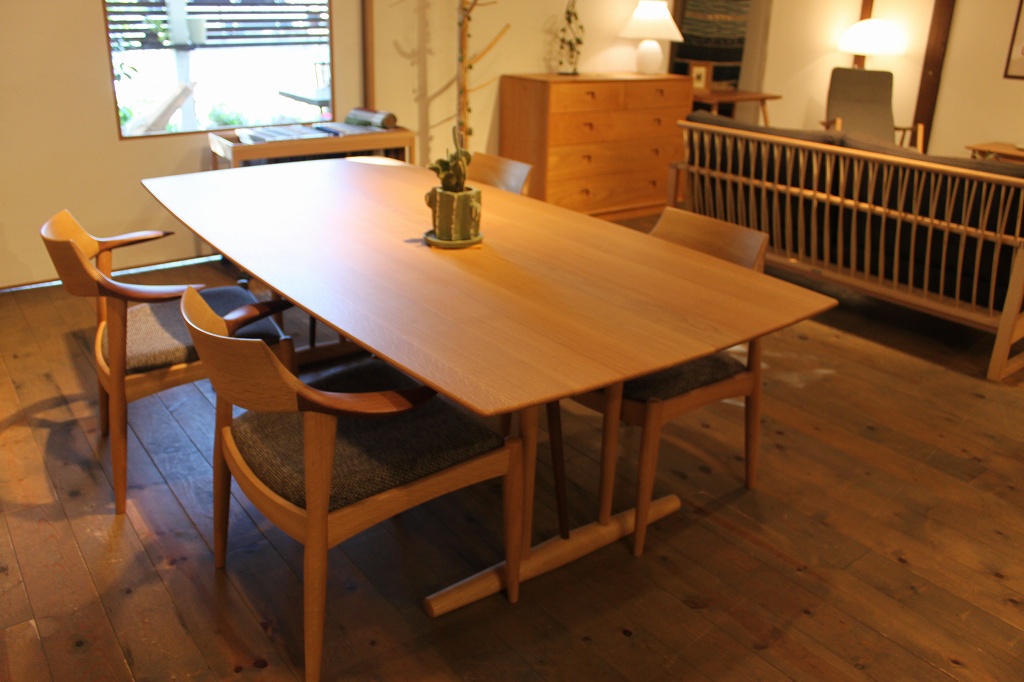 製品写真1 | 2100LDテーブル | Table | Products | マルカ木工