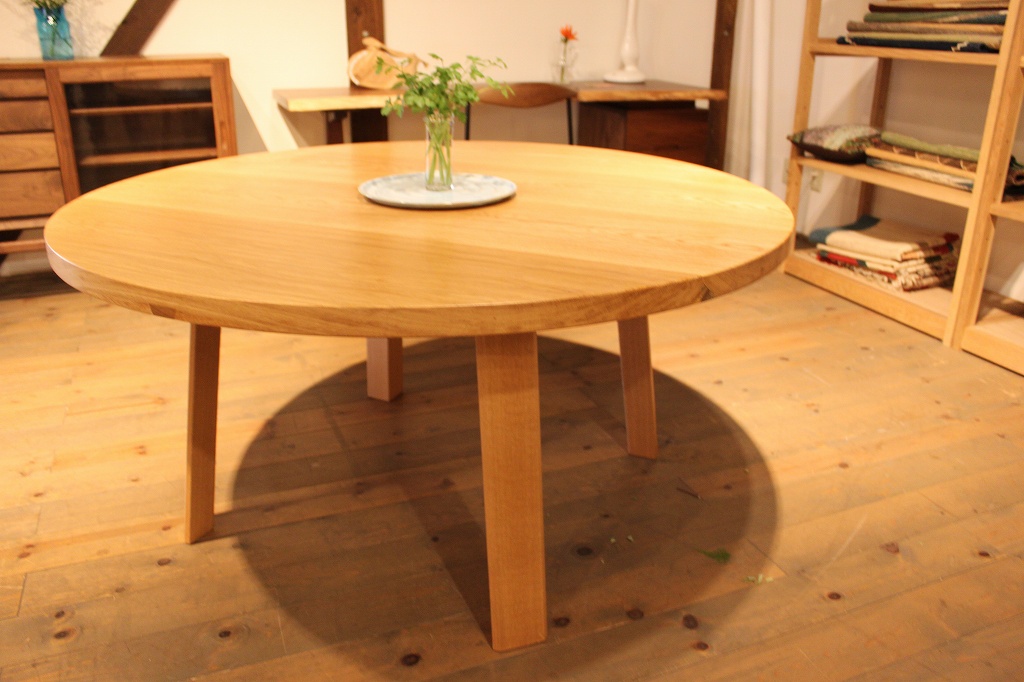 製品写真3 | 楢1350丸LDテーブル | Table | Products | マルカ木工
