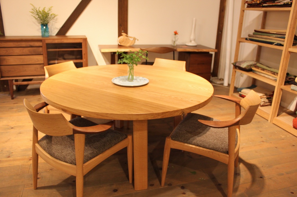 製品写真4 | 楢1350丸LDテーブル | Table | Products | マルカ木工