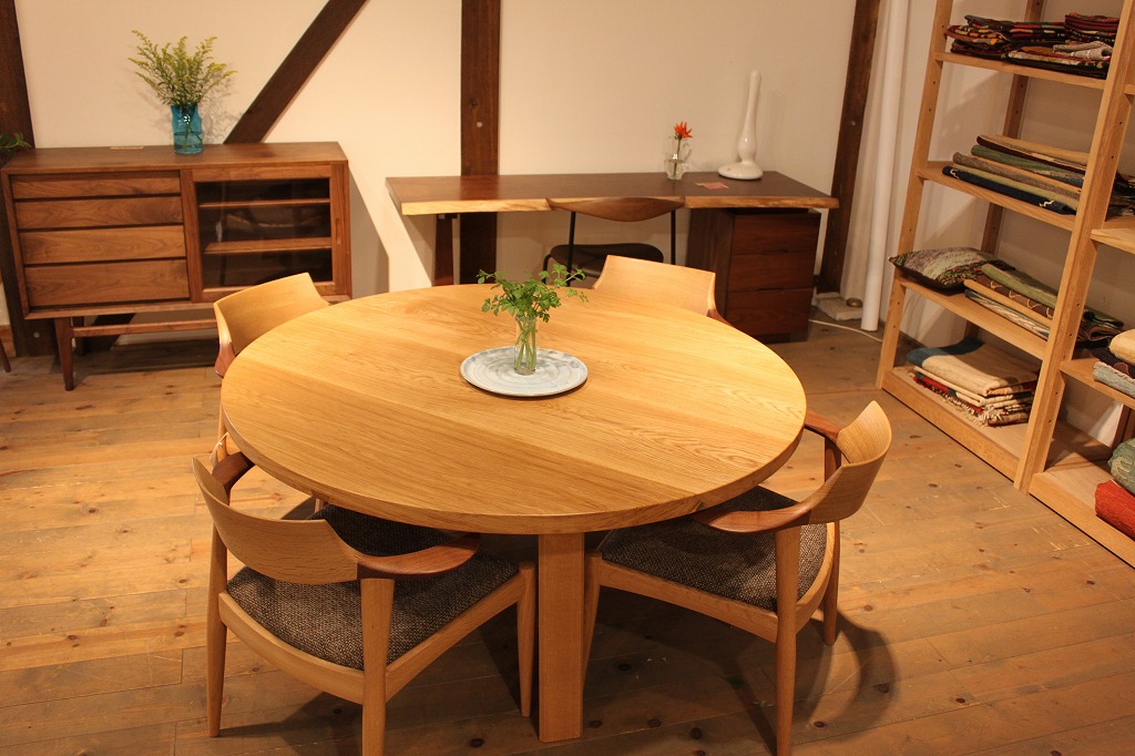 製品写真6 | 楢1350丸LDテーブル | Table | Products | マルカ木工