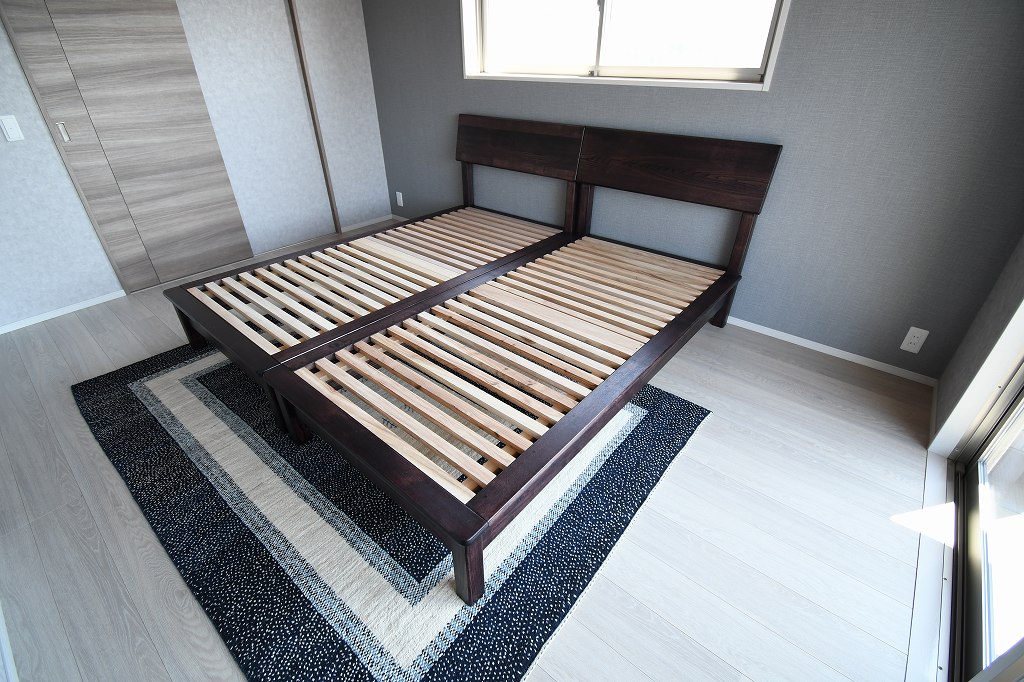 新居のためにベッドフレームを追加｜マンション | マルカ木工