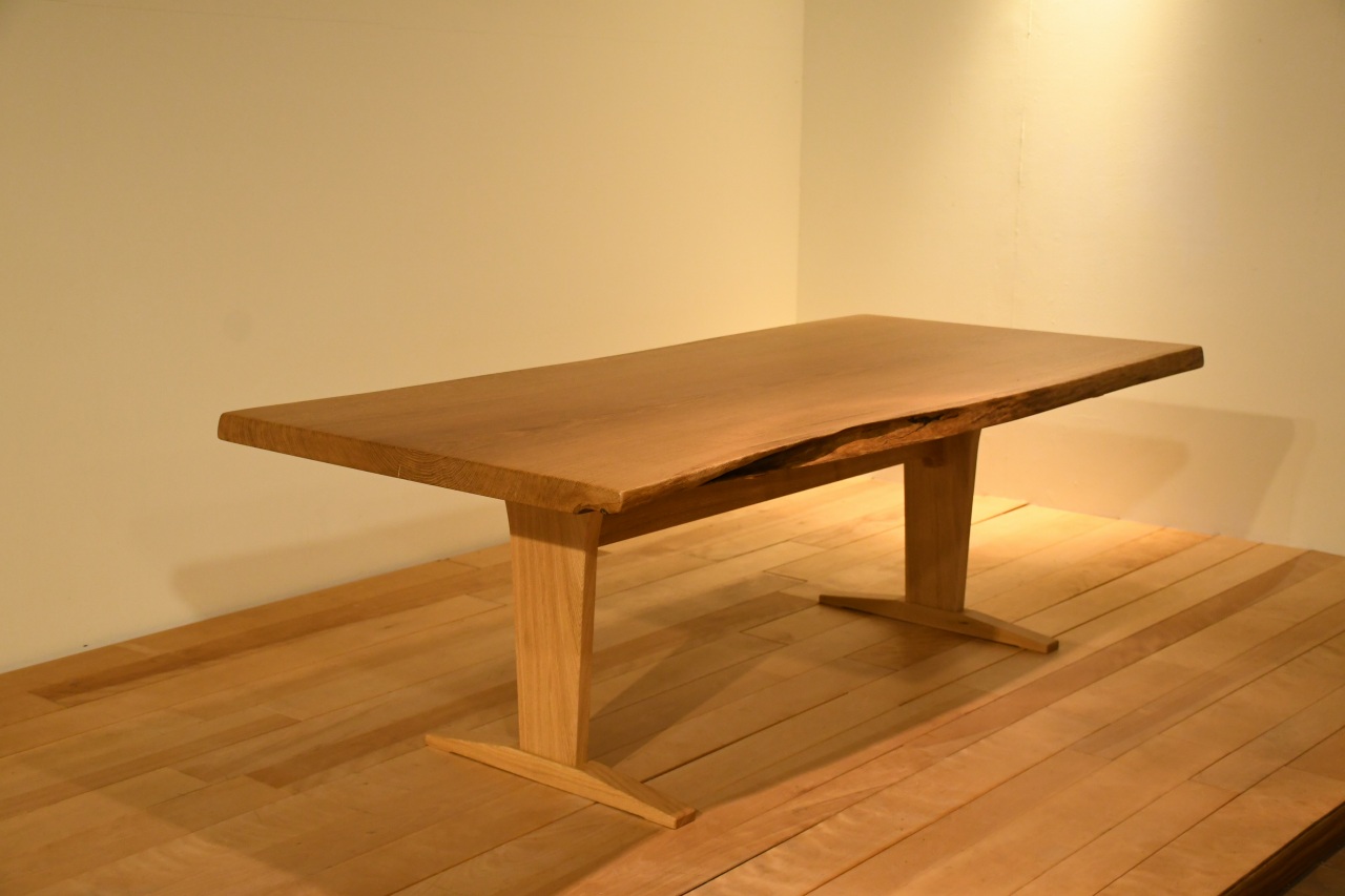 ホワイトオーク　２１００一枚板テーブル | マルカ木工
