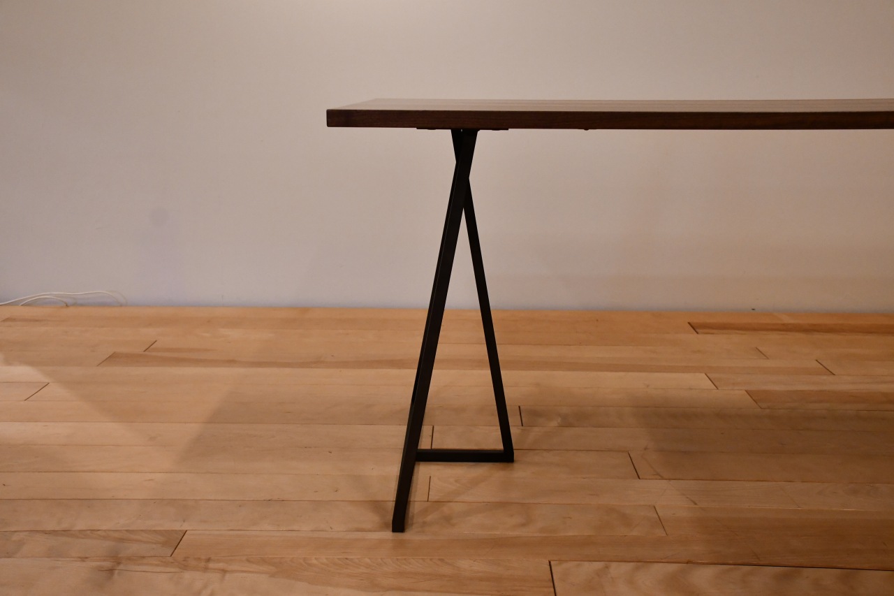 製品写真3 | ウォールナット　スチールレッグテーブル | マルカ木工