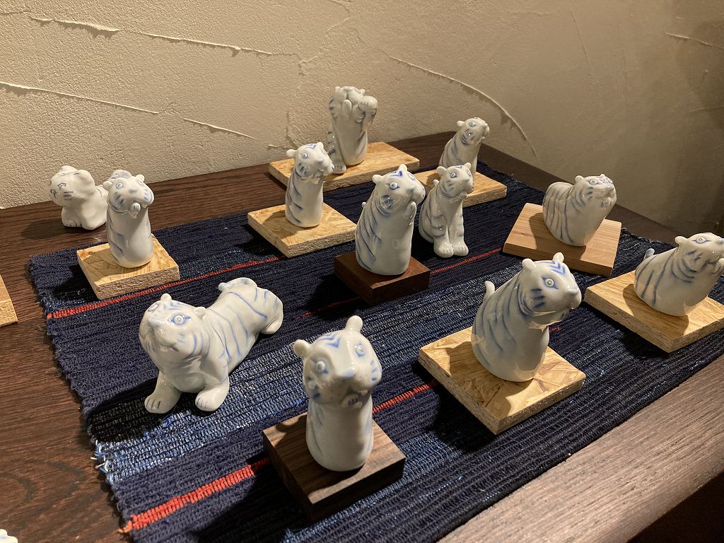 「あずきとあお」 ~家具と磁器の作家展~2022 | マルカ木工