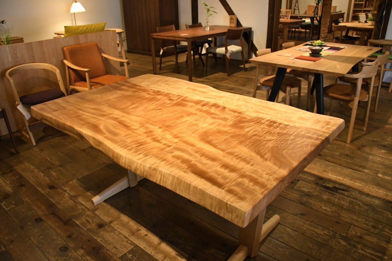 製品写真1 | 1500栃一枚板テーブル | Table | Products | マルカ木工