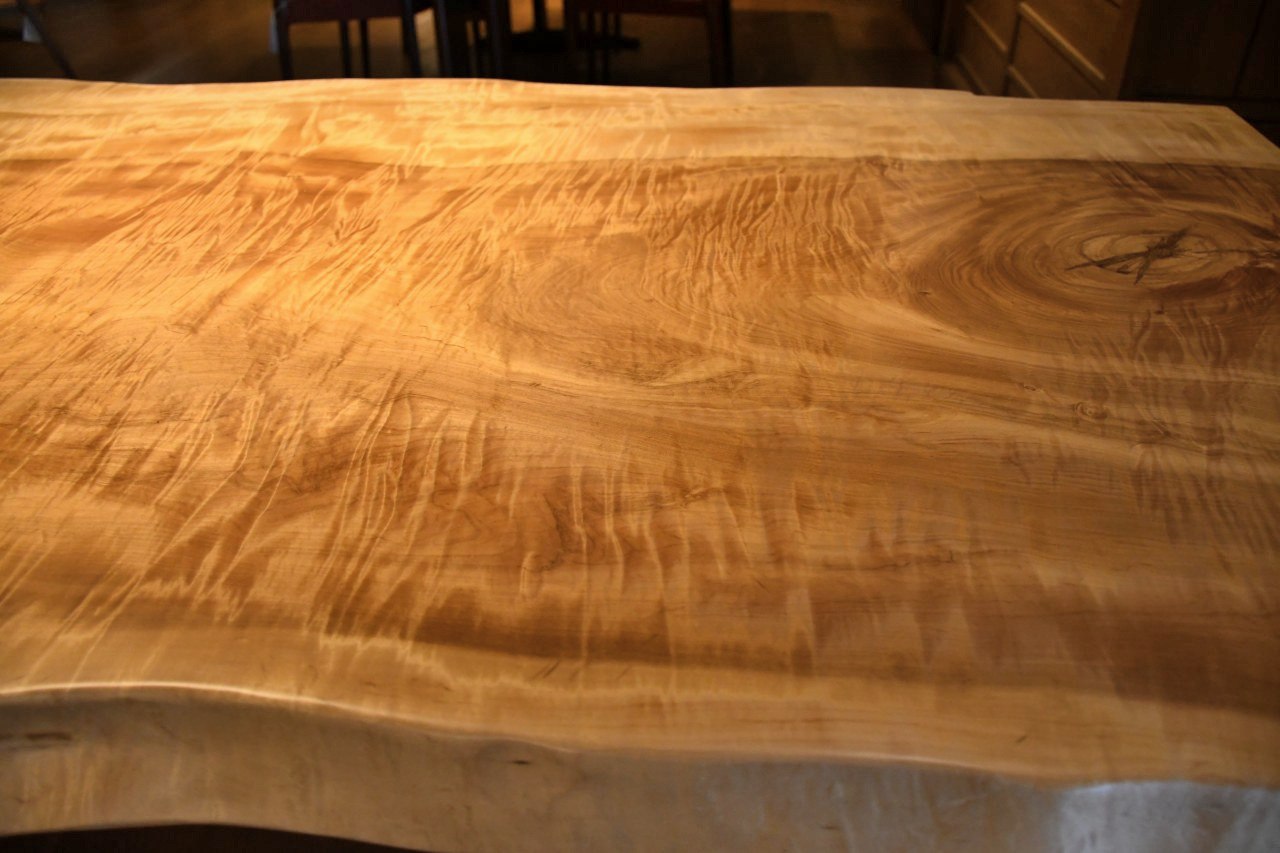 製品写真2 | 1700栃一枚板テーブル | Table | Products | マルカ木工