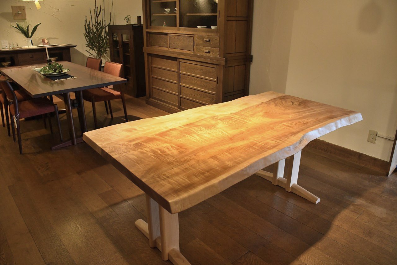 製品写真3 | 1700栃一枚板テーブル | Table | Products | マルカ木工