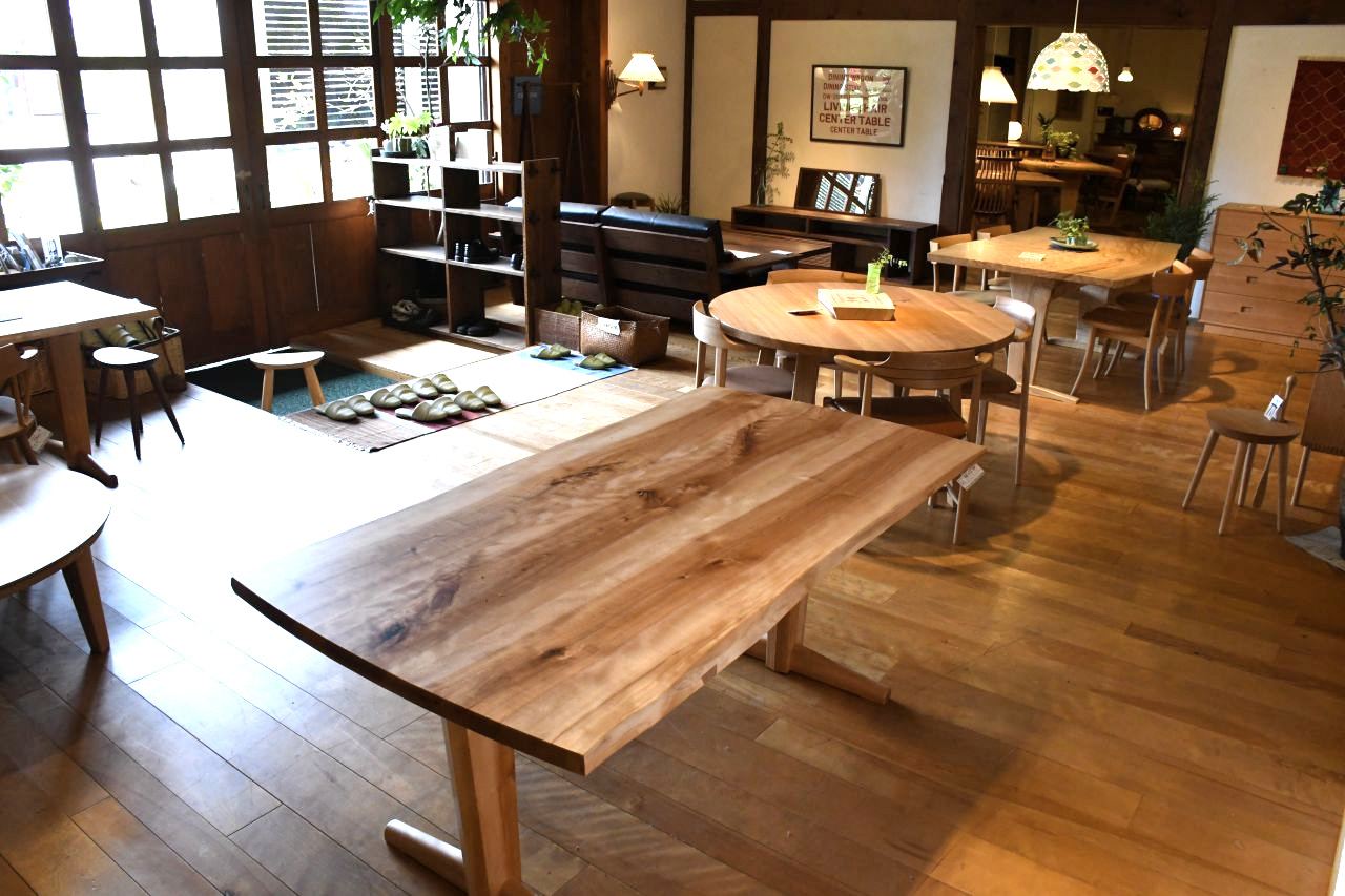 製品写真2 | みずめ桜(ひろしま県産）　１６５０　３枚板テーブル | マルカ木工