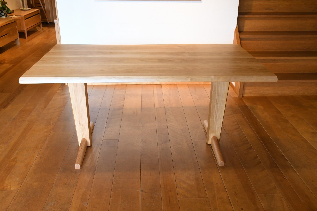 製品写真2 | 山桜(ひろしま県産）　１５００　４枚板テーブル | マルカ木工