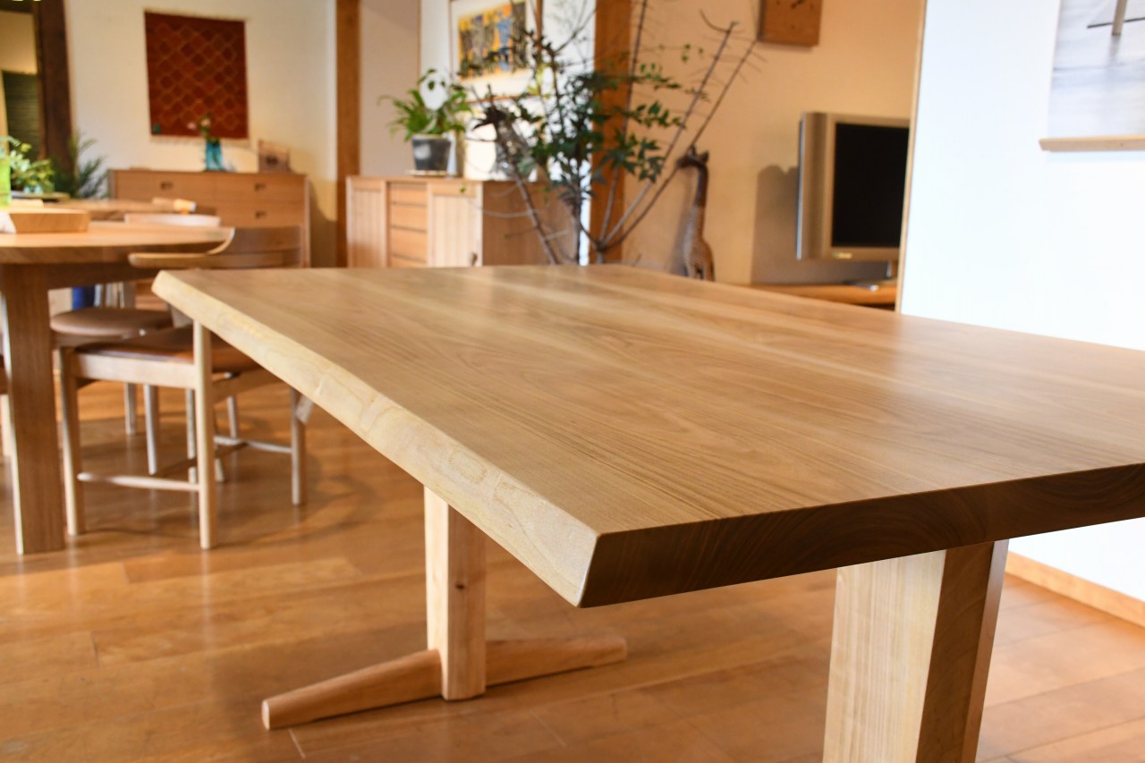 製品写真3 | 山桜(ひろしま県産）　１５００　４枚板テーブル | マルカ木工