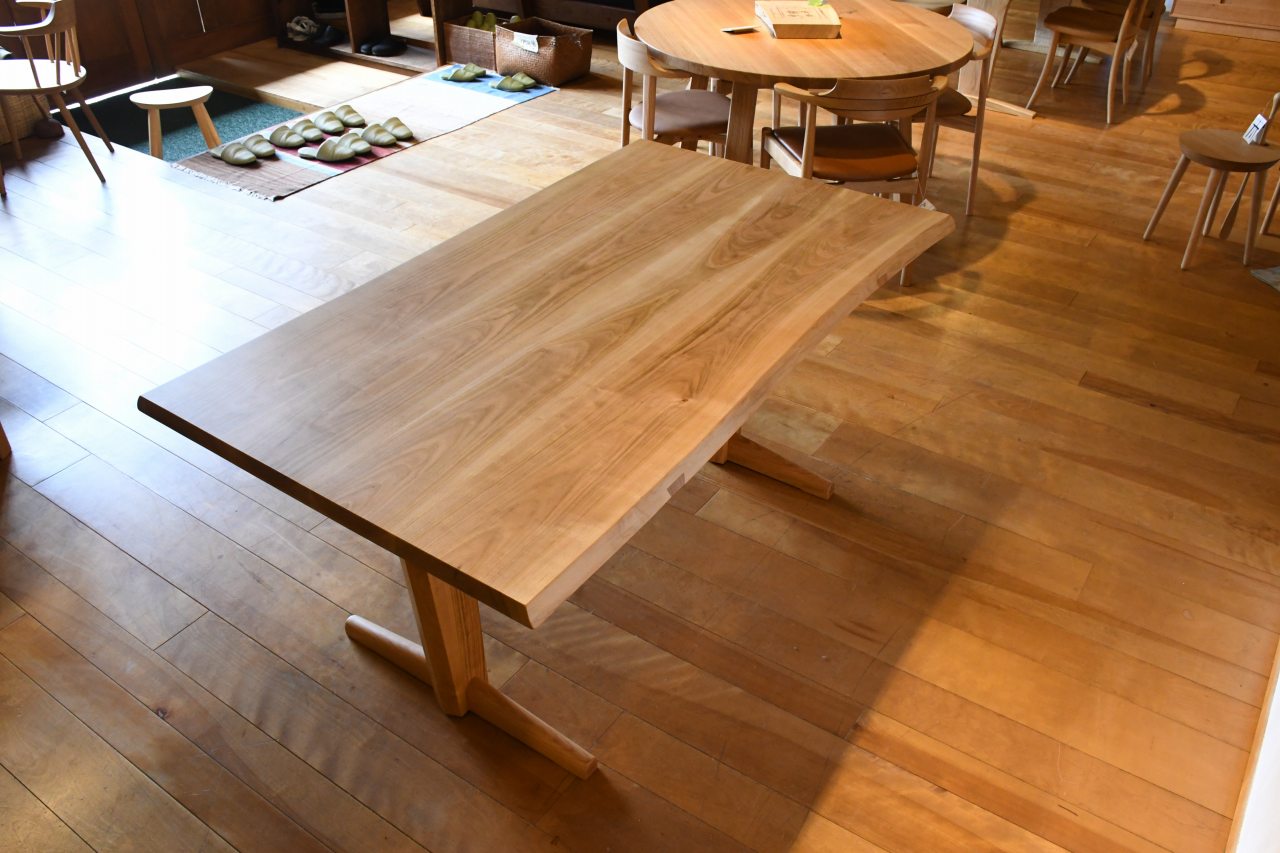 山桜(ひろしま県産）　１５００　４枚板テーブル | マルカ木工