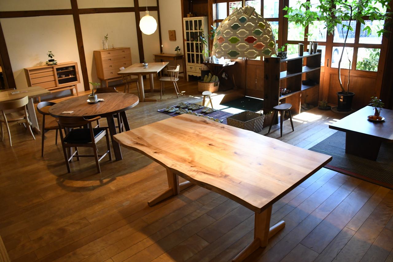 製品写真1 | みずめ桜(ひろしま県産）　１70０　３枚板テーブル | マルカ木工