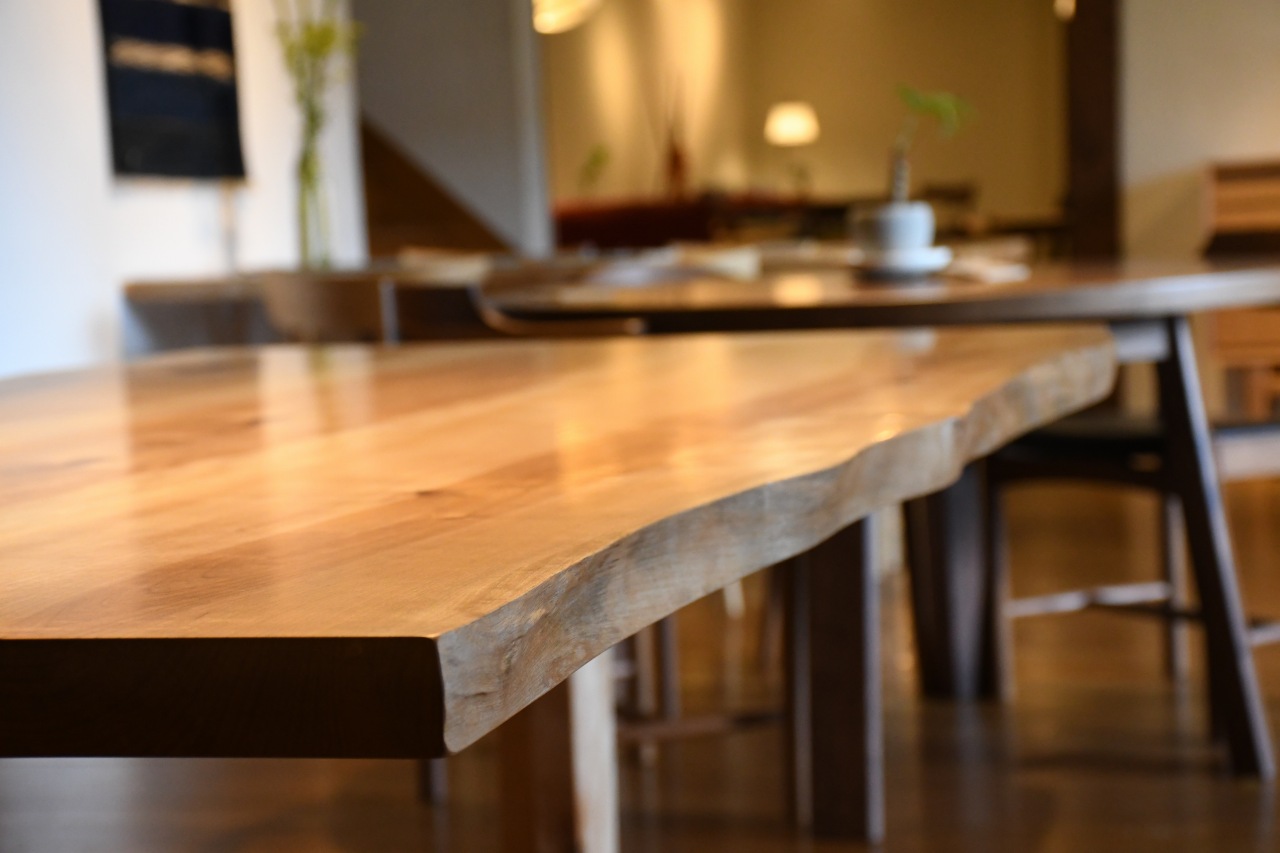 製品写真2 | みずめ桜(ひろしま県産）　１70０　３枚板テーブル | マルカ木工