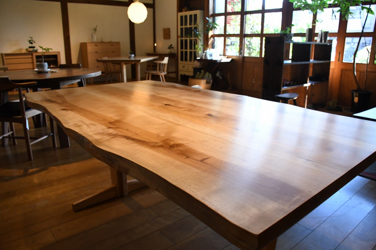 製品写真3 | みずめ桜(ひろしま県産）　１70０　３枚板テーブル | マルカ木工