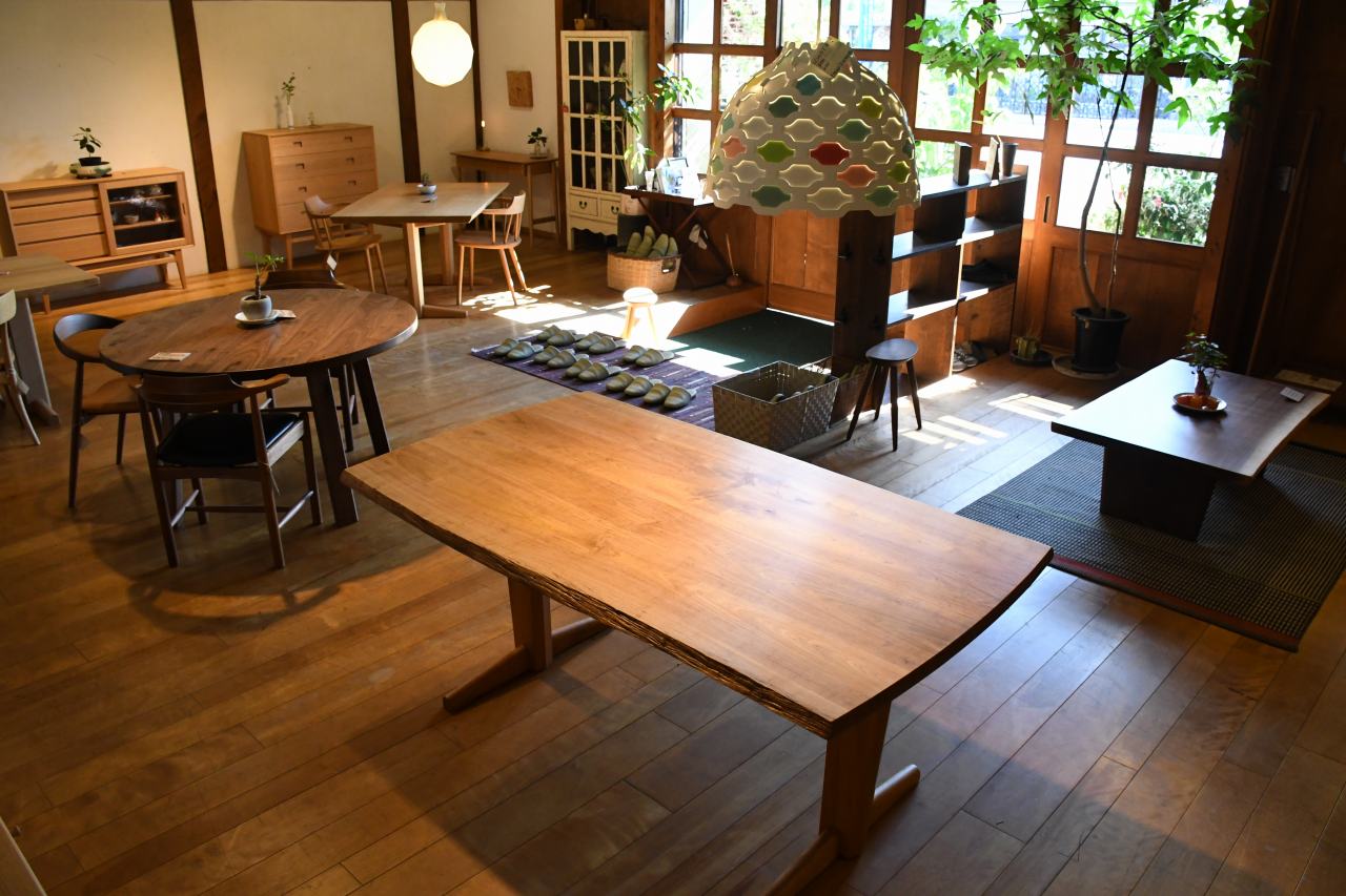 製品写真2 | 山桜(ひろしま県産）　１６００　４枚板テーブル | マルカ木工