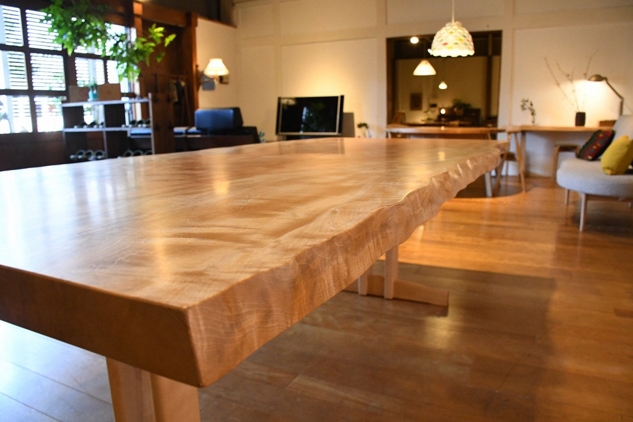 製品写真2 | 栃2240テーブル | Table | Products | マルカ木工