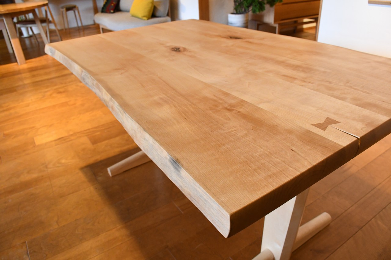 製品写真2 | みずめ桜(ひろしま県産）　１400　4枚板テーブル | マルカ木工