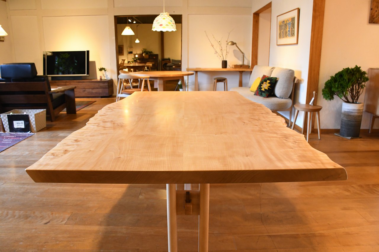 製品写真2 | １８００楓ブックマッチテーブル| Table | Products | マルカ木工